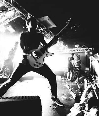 Rock-Gitarrist live auf der Bühne
